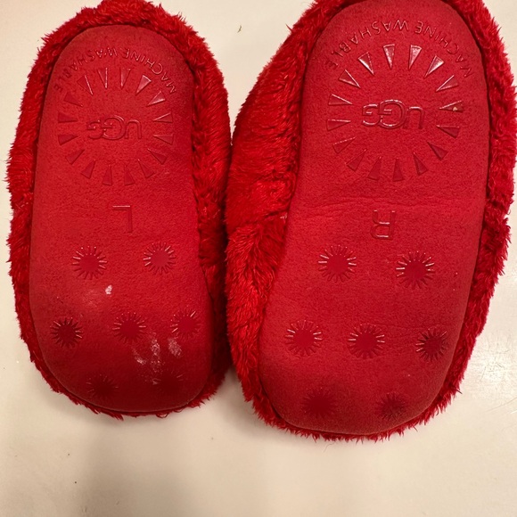 Infant red Uggs size 2/3 - Picture 3 of 4